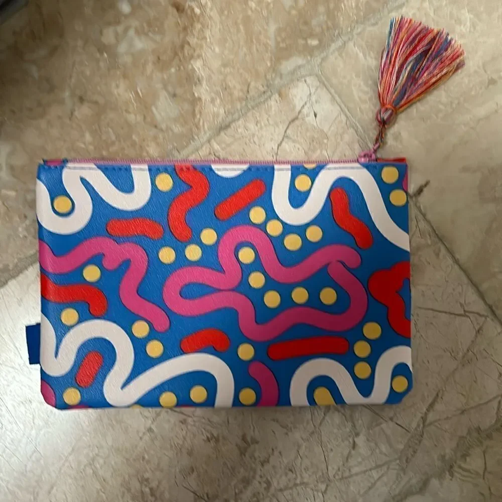 Ipsy glam bag with 5 new beauty items! NEW items!